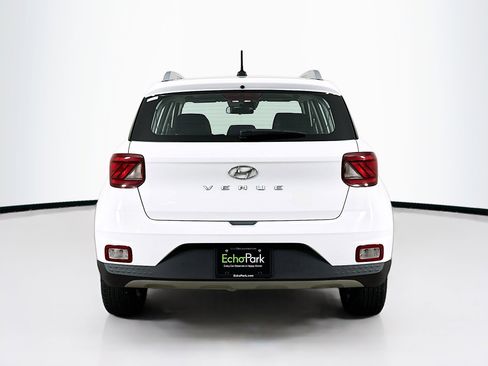 Used 2025 Hyundai Venue SEL image 7