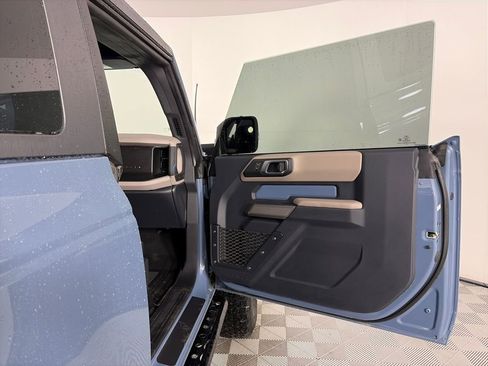 Used 2023 Ford Bronco Wildtrak image 28