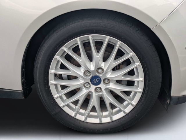 Used 2014 Ford Focus Titanium FWD image 11