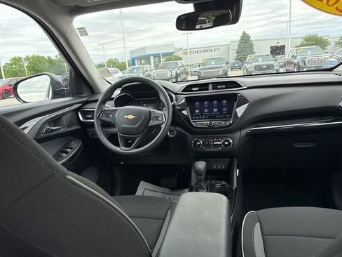 Used 2023 Chevrolet TrailBlazer LT w/ Convenience Package FWD image 35