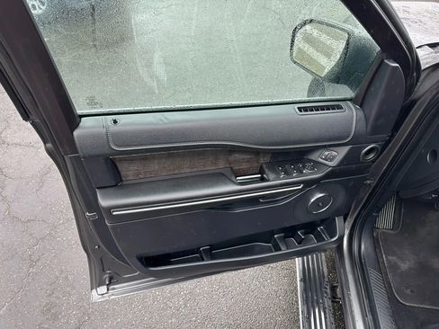 Used 2018 Ford Expedition Max Limited image 38