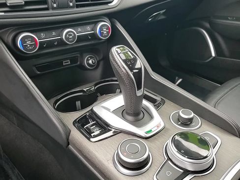 Used 2023 Alfa Romeo Giulia Ti AWD/4WD image 27