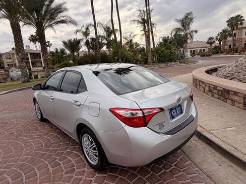 Used 2015 Toyota Corolla LE FWD image 32