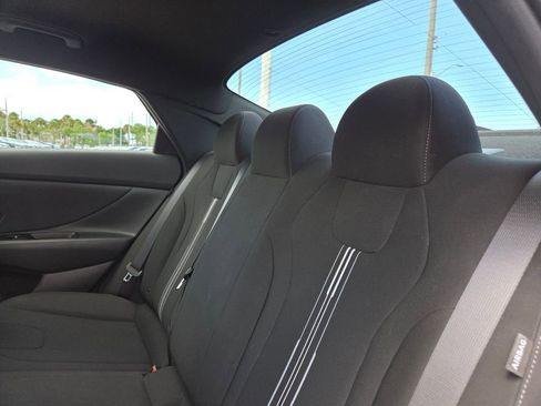 Used 2025 Hyundai Elantra Sport FWD image 16