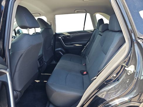 Used 2022 Toyota RAV4 LE FWD image 11