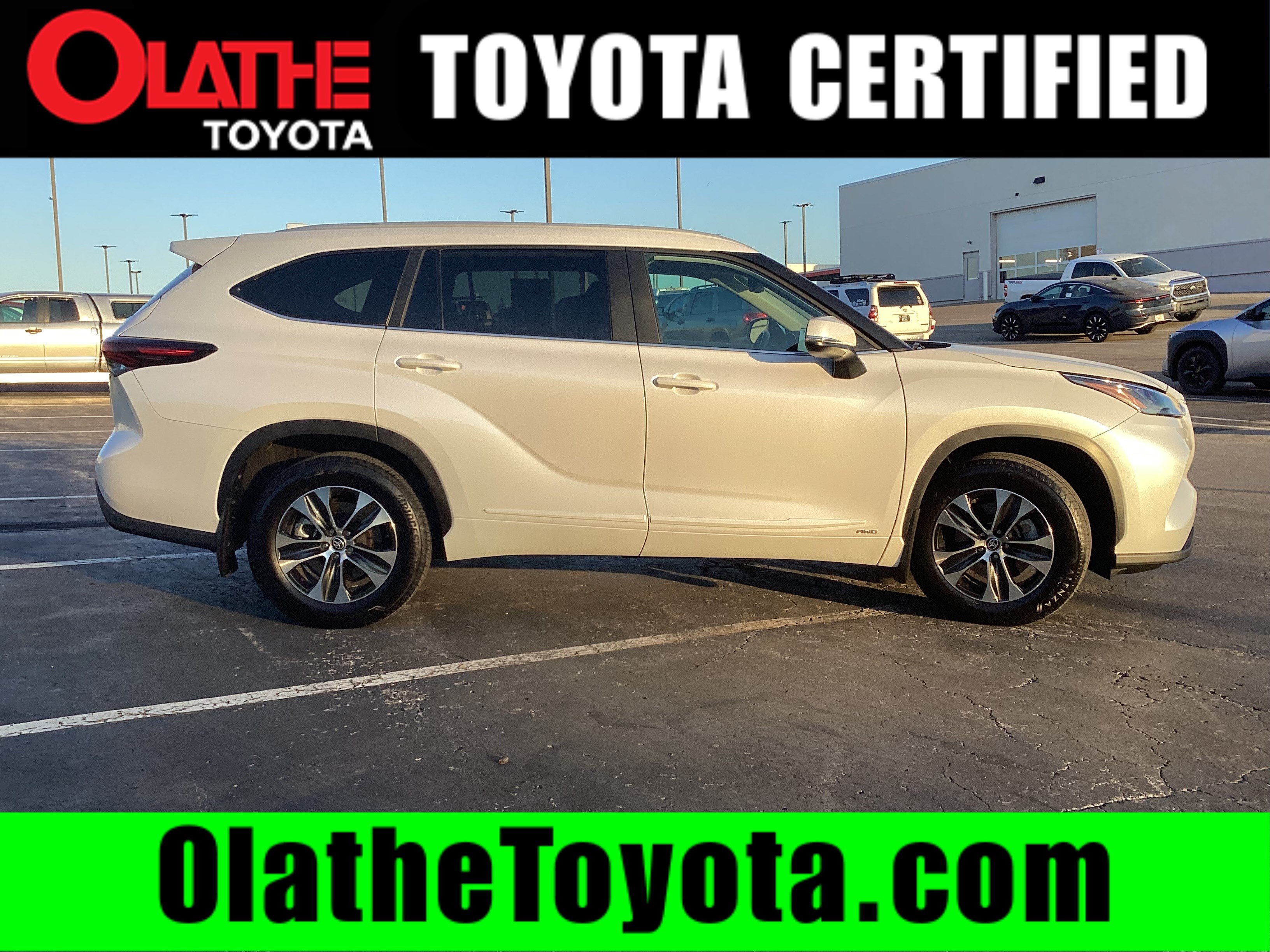 Certified 2026 Toyota Highlander XLE AWD/4WD image 1