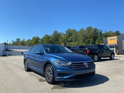 Used 2019 Volkswagen Jetta SE w/ Cold Weather Package