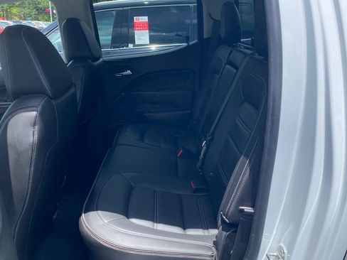 Used 2022 GMC Canyon Denali RWD image 8