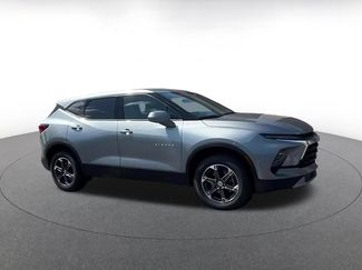 Used 2025 Chevrolet Blazer LT FWD video 2