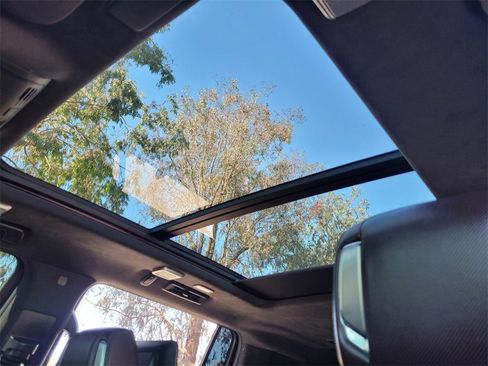 Used 2021 Cadillac Escalade ESV Premium Luxury Platinum w/ Heavy-Duty Trailer Package image 23