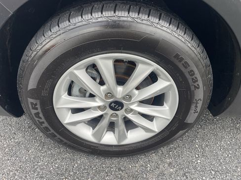 Used 2019 Kia Sorento FWD V6 image 27