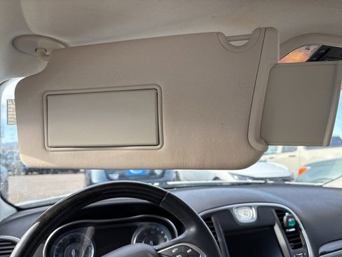 Used 2017 Chrysler 300 C image 25