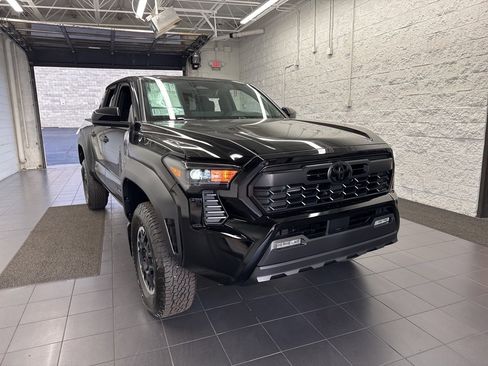 New 2026 Toyota Tacoma TRD Off-Road image 2