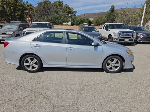 Used 2012 Toyota Camry SE w/ Leather Pkg FWD image 6