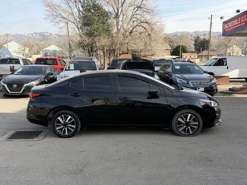 Used 2021 Nissan Versa SV image 3