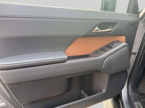 Certified 2024 Lexus GX 550 w/ Accessory Package (Z1) image 23