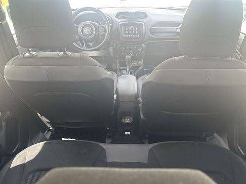 Used 2020 Jeep Renegade Altitude FWD image 21
