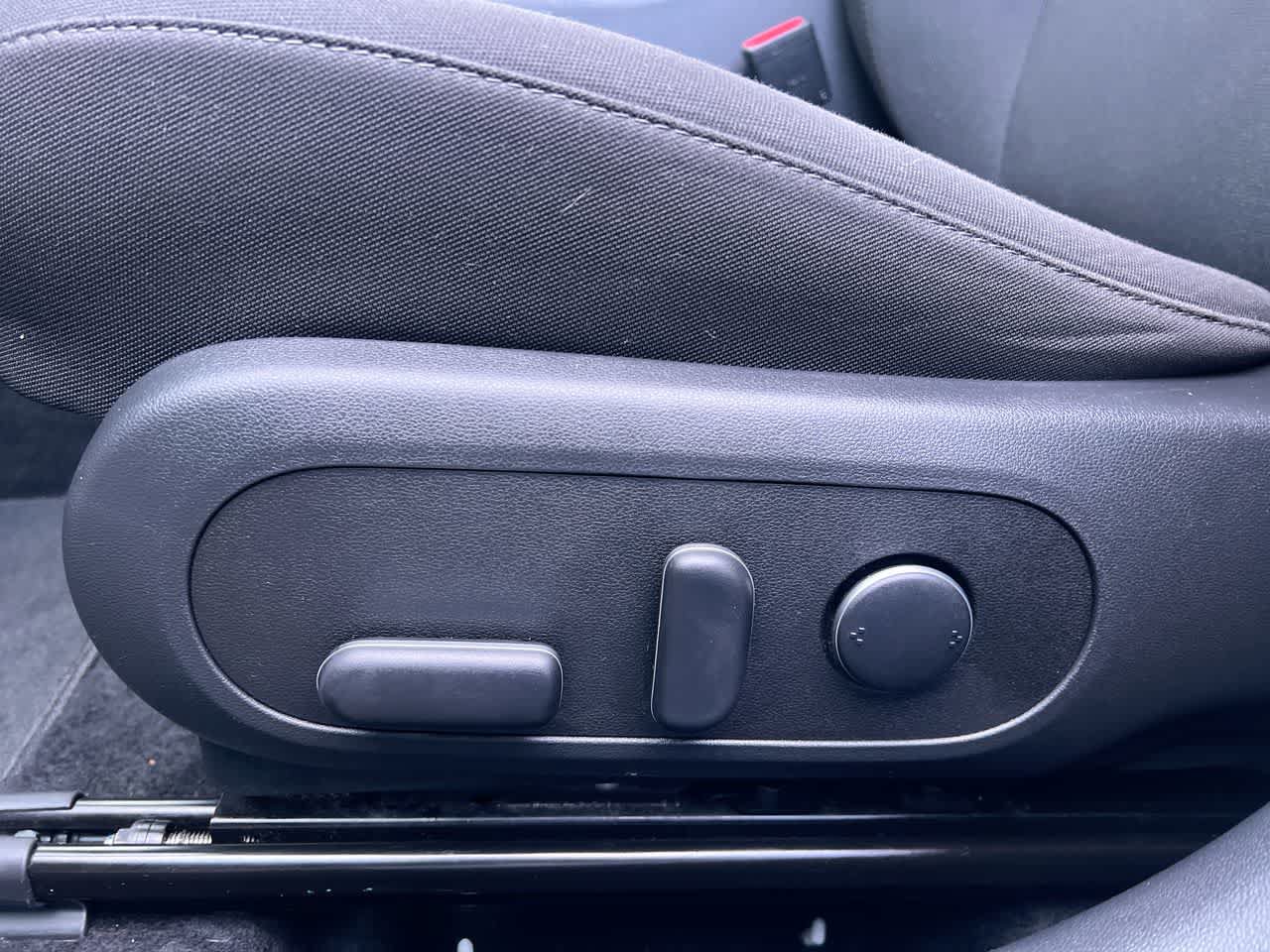 Used 2025 Hyundai Kona SEL AWD/4WD image 12