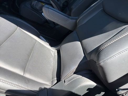 Used 2022 Ford Explorer XLT w/ Equipment Group 202A RWD image 11