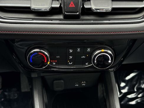 Used 2025 Chevrolet TrailBlazer RS w/ Driver Confidence Package image 5