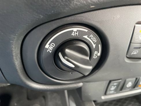 Used 2024 Nissan Frontier SV w/ SV Convenience Package image 24