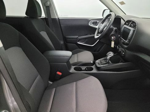 Used 2025 Kia Soul LX w/ LX Technology Package image 21
