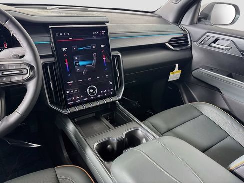 New 2026 GMC Acadia AT4 w/ Luxury Package AWD/4WD image 23