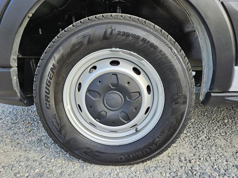 Used 2020 Ford Transit 250 Medium Roof RWD image 46
