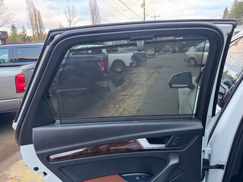 Used 2019 Audi Q5 2.0T Premium Plus w/ Premium Plus Package image 37