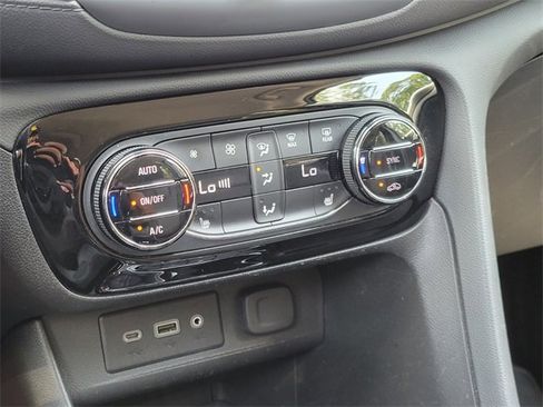 Used 2022 Buick Encore GX Select w/ Sport Touring Package image 23