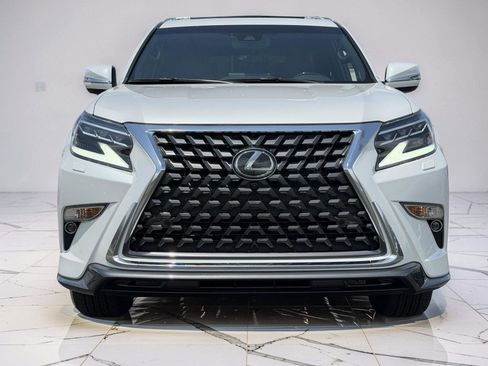 Used 2023 Lexus GX 460 Luxury w/ Sport Design Package AWD/4WD image 2