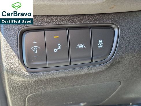 Used 2019 Hyundai Santa Fe SE FWD image 9