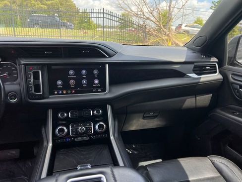 Used 2021 GMC Yukon Denali w/ Denali Premium Package RWD image 16