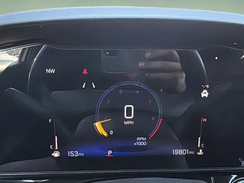 Certified 2024 Chevrolet Trax RS w/ Driver Confidence Package image 11