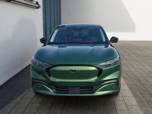 Certified 2025 Ford Mustang Mach-E Premium image 8