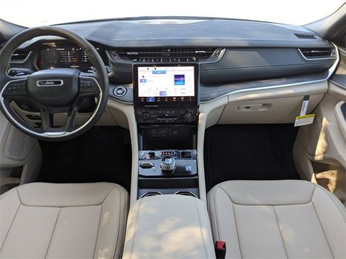 New 2025 Jeep Grand Cherokee Limited image 14