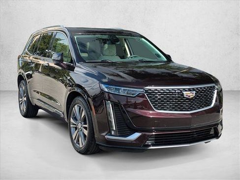 Used 2020 Cadillac XT6 Premium Luxury FWD image 3