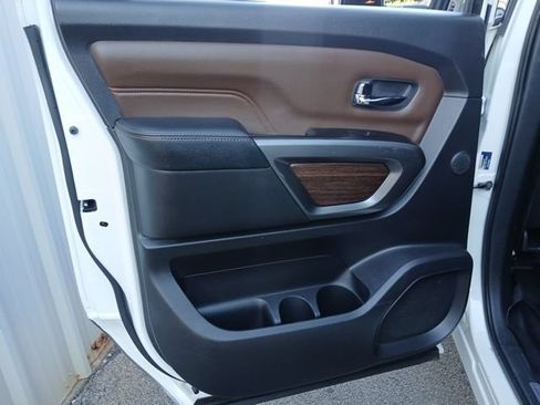 Used 2017 Nissan Titan Platinum Reserve AWD/4WD image 18