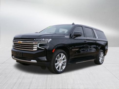Used 2024 Chevrolet Suburban High Country image 7