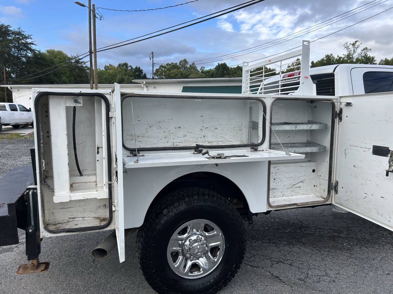 Used 2018 RAM 3500 Tradesman w/ Chrome Appearance Group AWD/4WD image 13