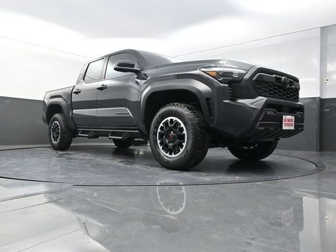 Used 2025 Toyota Tacoma TRD Off-Road w/ TRD Off Road Upgrade Package image 30