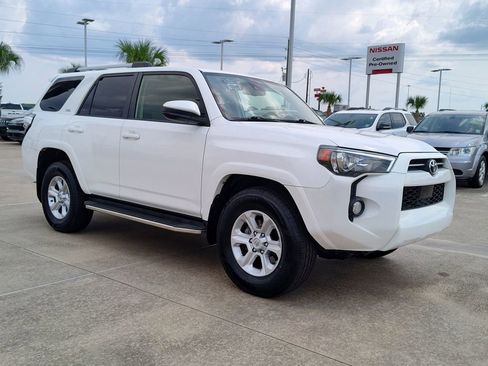 Used 2020 Toyota 4Runner SR5 image 13