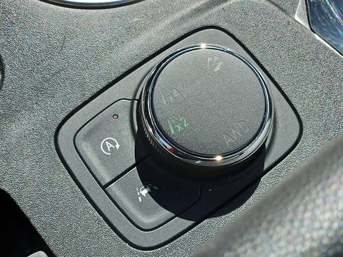 Certified 2023 Chevrolet Traverse LT image 24