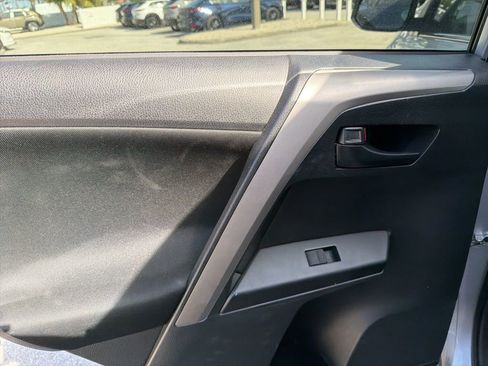 Used 2016 Toyota RAV4 LE image 11