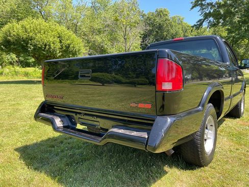 Used 1994 Chevrolet S10 Pickup 2WD Regular Cab image 31