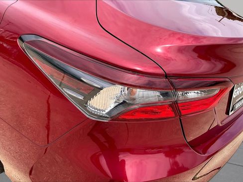 Used 2021 Toyota Camry LE w/ Convenience Package FWD image 29