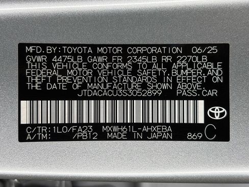 Used 2025 Toyota Prius Plug-In Hybrid image 23