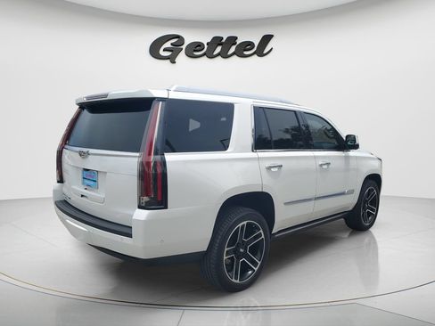 Used 2020 Cadillac Escalade Premium Luxury RWD image 5