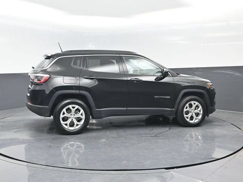 Used 2024 Jeep Compass Latitude AWD/4WD image 3