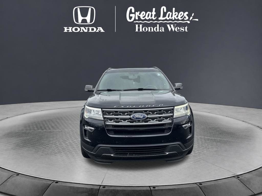 Used 2018 Ford Explorer XLT w/ Equipment Group 202A AWD/4WD image 2